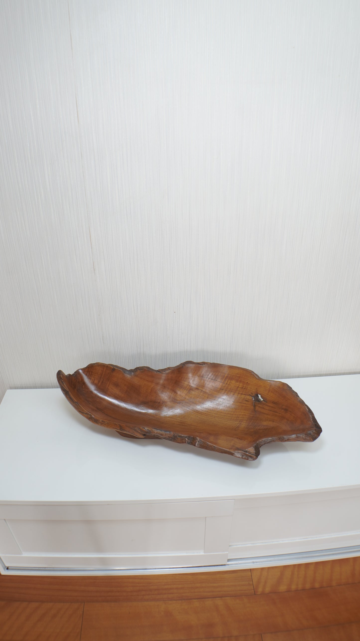 Teak Wood Leaf Tray – Hand-Carved Organic Form