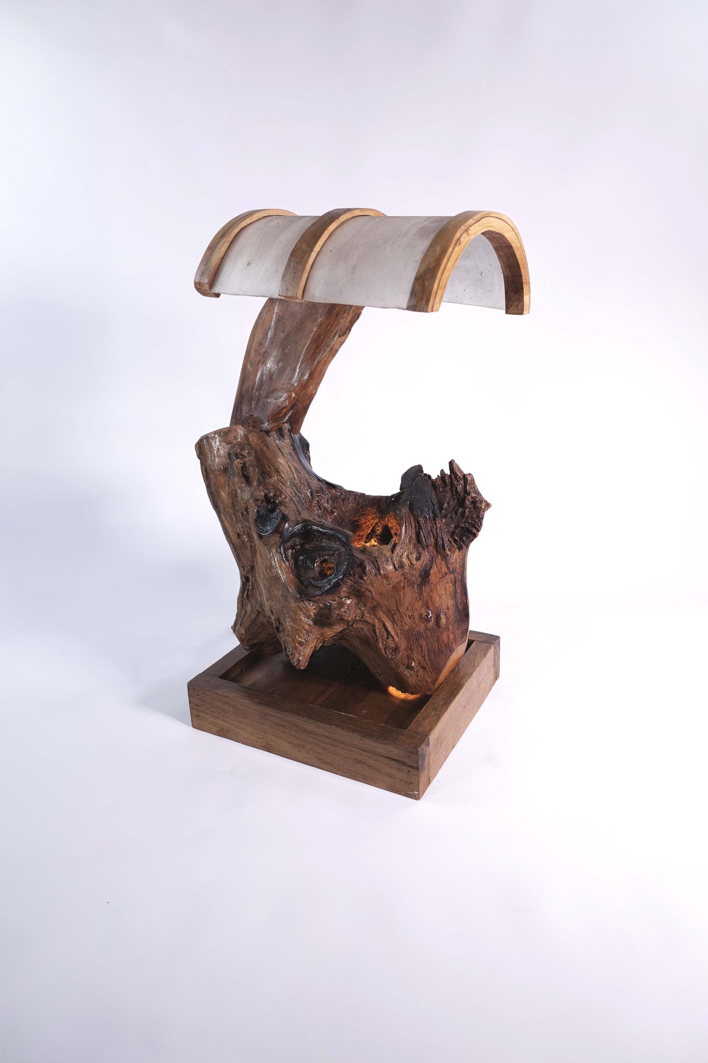 Curved Teak Wood Lamp – Sculptural Lighting in Organic Form