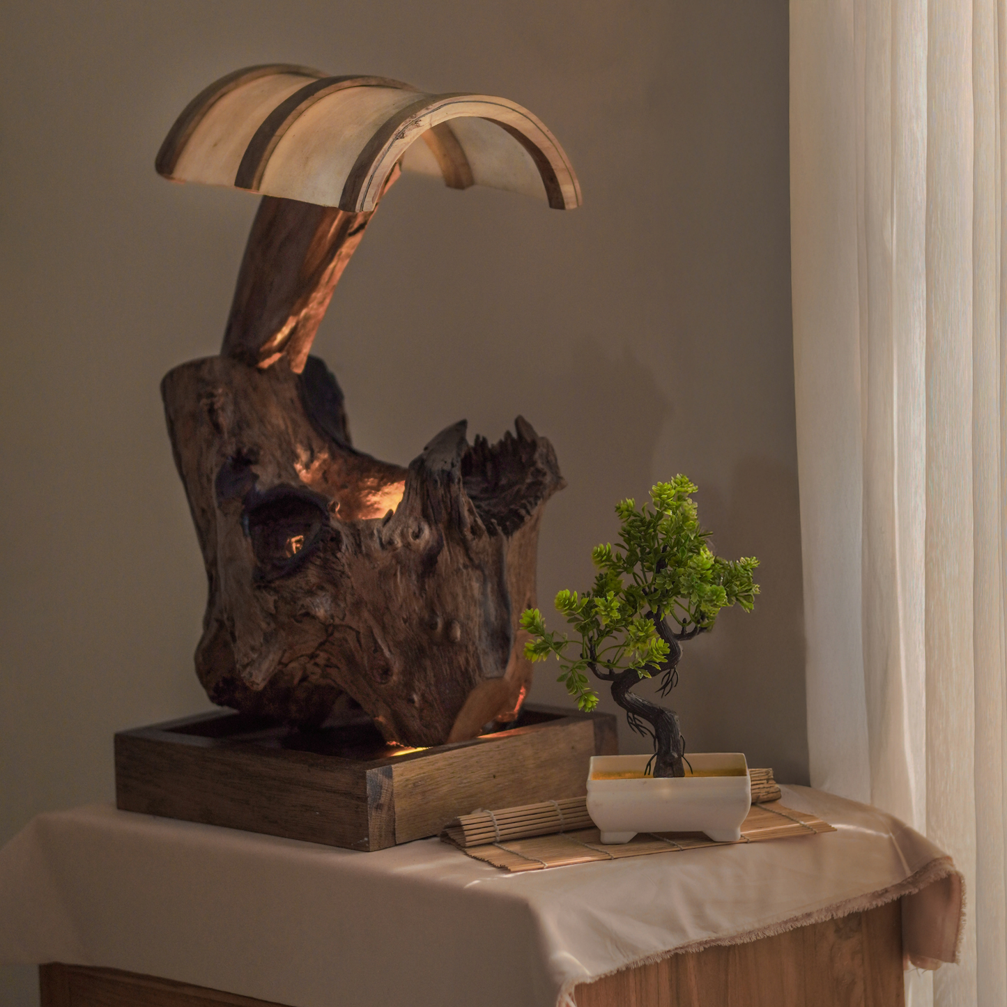 Curved Teak Wood Lamp – Sculptural Lighting in Organic Form